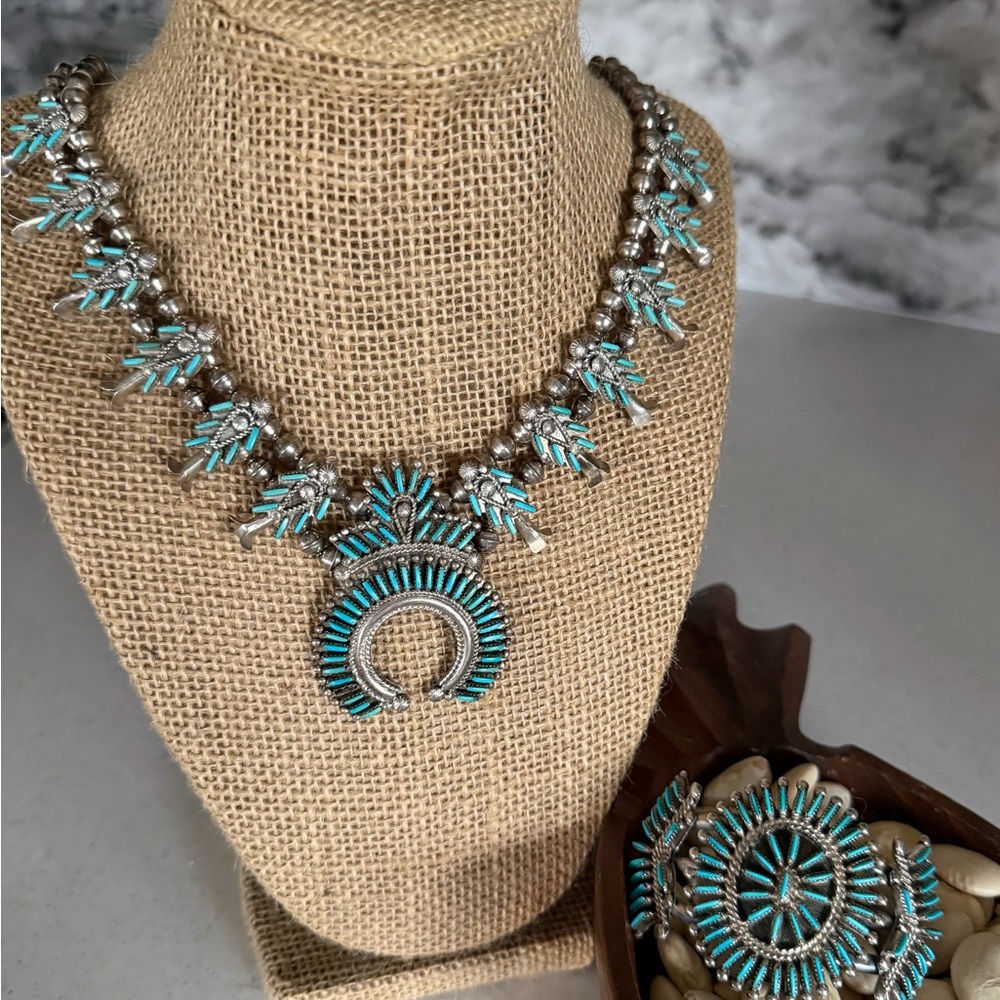 🎉SOLD🎉 Zuni Petit Point Squash, Cuff and Ring